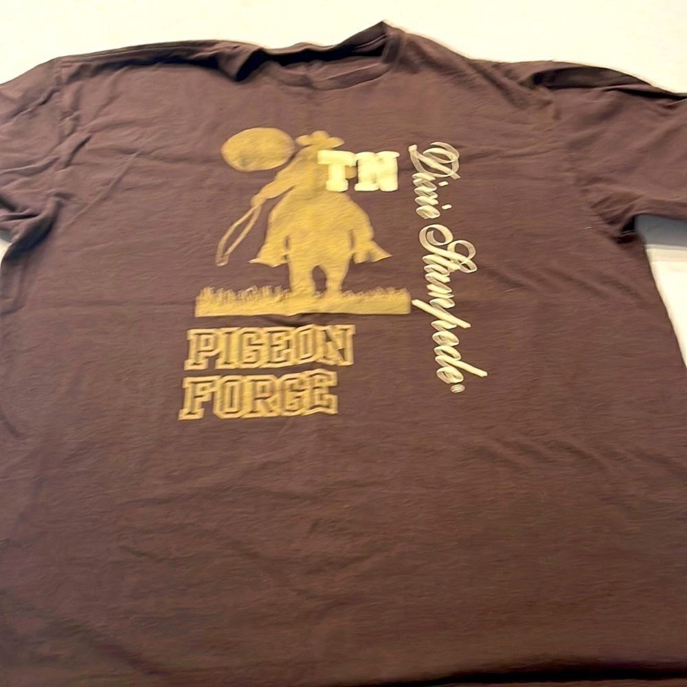 - Pigeon Forge Dixie stampede TN mens L  to X large tag missing 22 pit to …